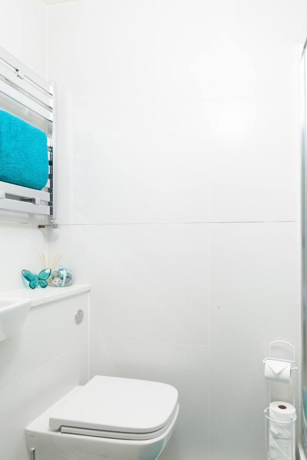 Three Bedroom By Beautiful Park Londres