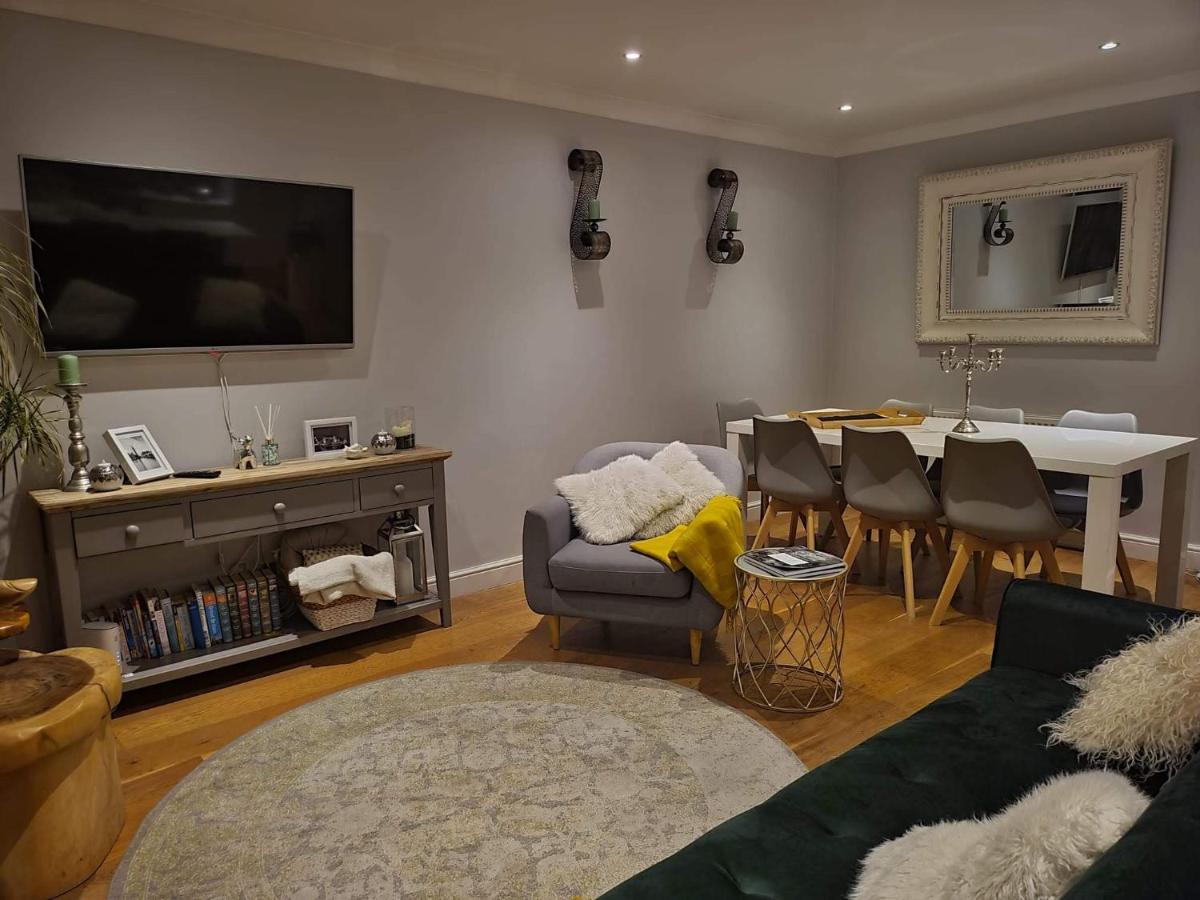 Three Bedroom By Beautiful Park * Londres
